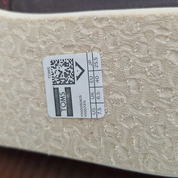 Toms Men's Gray and Red Audi Designed Classic Slip On Shoes Size 7.5 - Picture 10 of 11